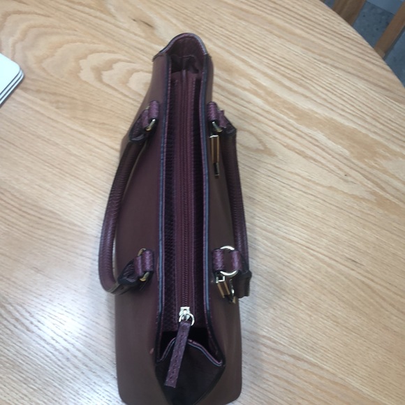 BURGUNDY MOSSIMO HANDBAG - Picture 6 of 8